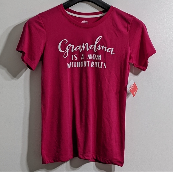 NWT Grandma Is A Mom Without Rules Graphic Short Sleeve T-Shirt, Size Small - Picture 1 of 3